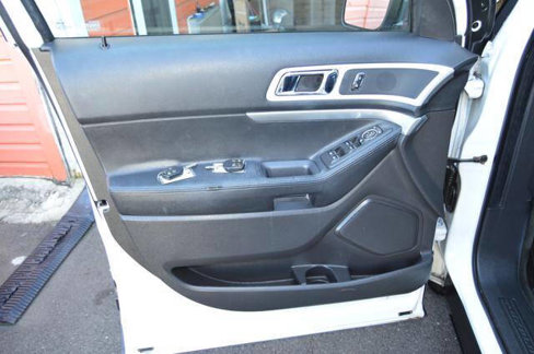 Used 2013 Ford Explorer XLT image 32