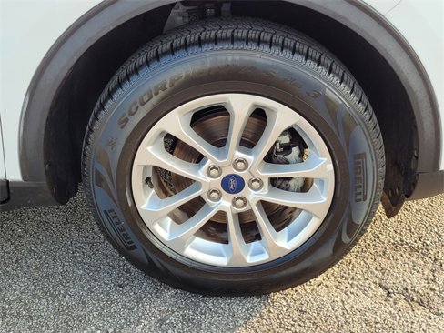 Used 2022 Ford Escape SE w/ Cold Weather Package image 9