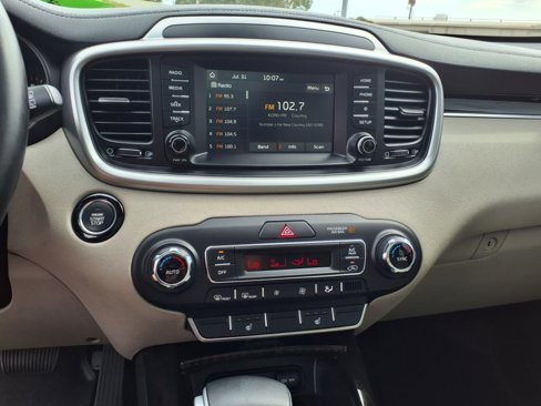 Used 2020 Kia Sorento EX image 18