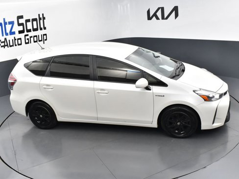 Used 2017 Toyota Prius V Two image 23
