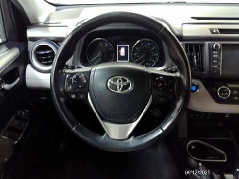 Used 2016 Toyota RAV4 Limited image 30