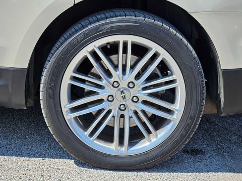 Used 2016 Lincoln MKT AWD w/ Equipment Group 201A image 12