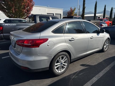 Used 2018 Ford Focus SE image 2