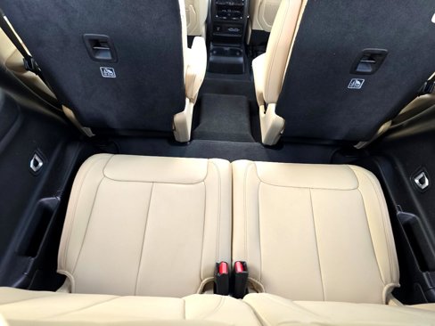 Used 2024 Jeep Grand Cherokee L Limited image 11