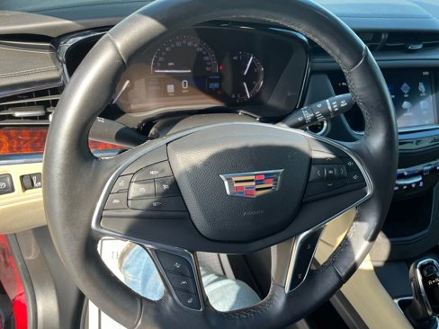 Used 2017 Cadillac XT5 Luxury w/ Driver Awareness Package image 10
