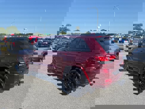 Used 2021 Jeep Grand Cherokee Laredo X image 10