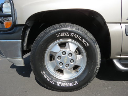 Used 2003 Chevrolet Tahoe LS w/ Cargo Package image 29