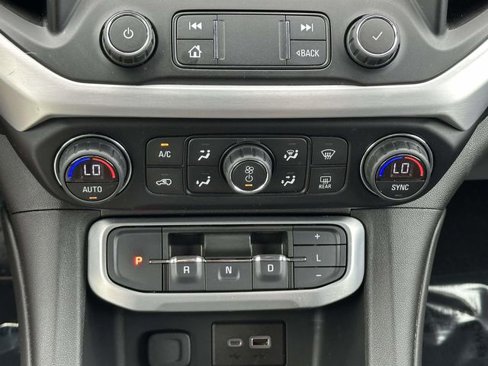 Used 2020 GMC Acadia SLE w/ Driver Convenience Package image 19