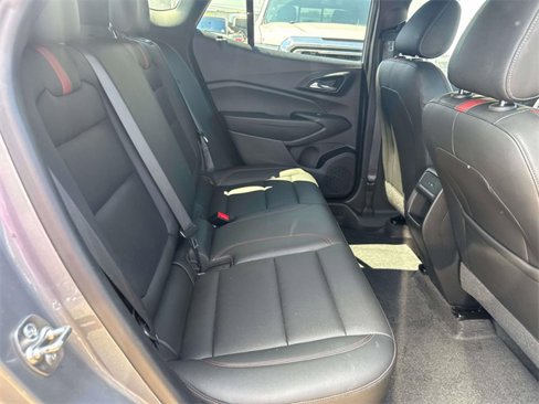 Certified 2025 Chevrolet Trax RS w/ Sunroof Package image 12