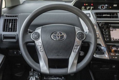 Used 2017 Toyota Prius V Three image 8