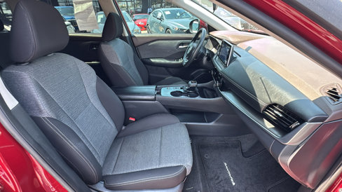 Used 2023 Nissan Rogue SV image 37