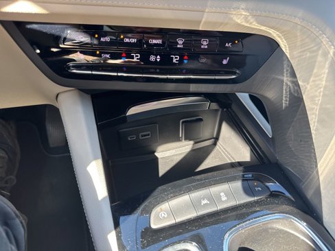 Used 2022 Buick Envision Essence w/ Safety Package image 20
