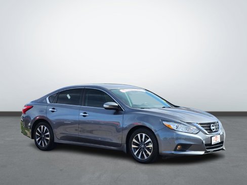 Used 2016 Nissan Altima 2.5 SV w/ Convenience Package image 5