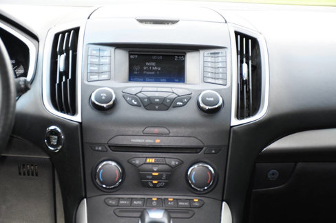 Used 2015 Ford Edge SEL image 28