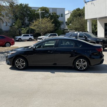 Used 2023 Kia Forte LXS w/ LXS Technology Package image 3