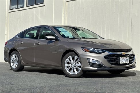 Used 2022 Chevrolet Malibu LT image 2