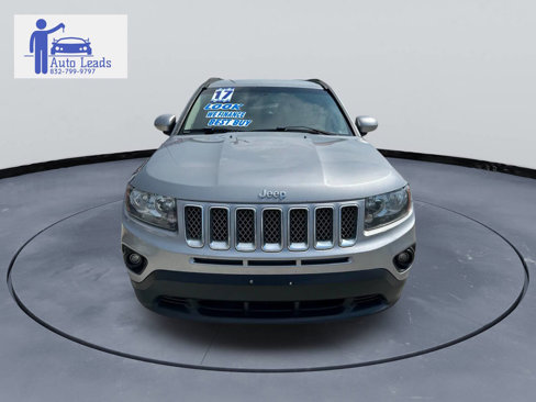Used 2017 Jeep Compass Latitude image 4