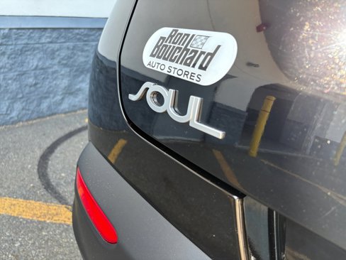 Certified 2022 Kia Soul LX image 41