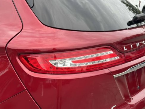 Used 2019 Lincoln MKC Premiere image 9