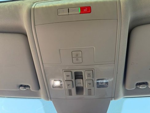 Used 2022 Volkswagen Atlas SEL Premium image 23