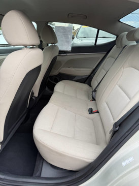Used 2017 Hyundai Elantra SE image 14