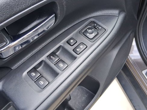 Used 2018 Mitsubishi Outlander SE image 20