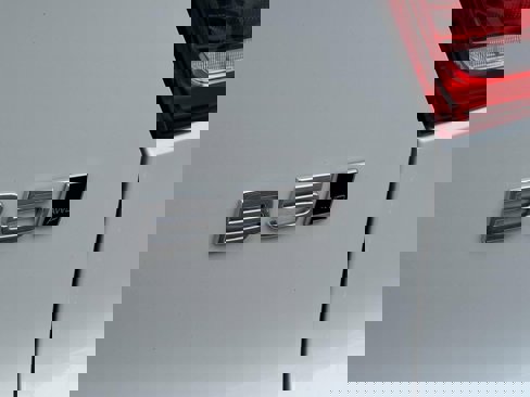 Certified 2023 Volvo XC40 B5 Plus w/ Protection Package Premier image 6