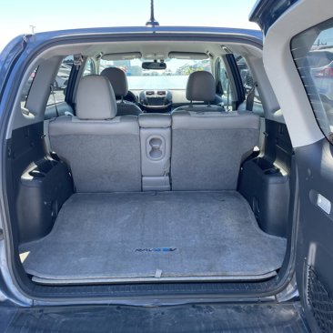 Used 2014 Toyota RAV4 EV image 8