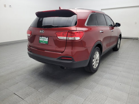 Used 2017 Kia Sorento LX w/ LX Convenience Package image 9