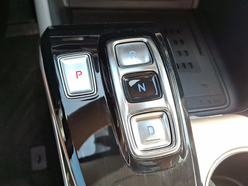 Certified 2023 Hyundai Sonata Limited w/ Preferred Accessory Package image 15