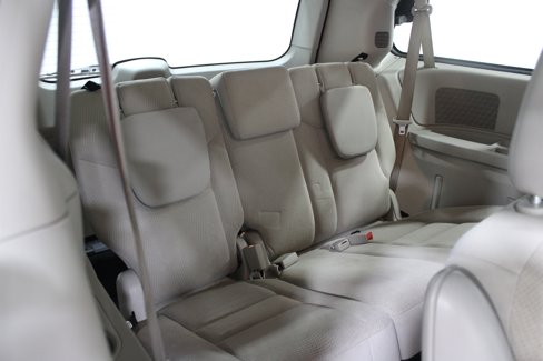 Used 2019 Dodge Grand Caravan SE w/ UConnect Hands-Free Group image 20