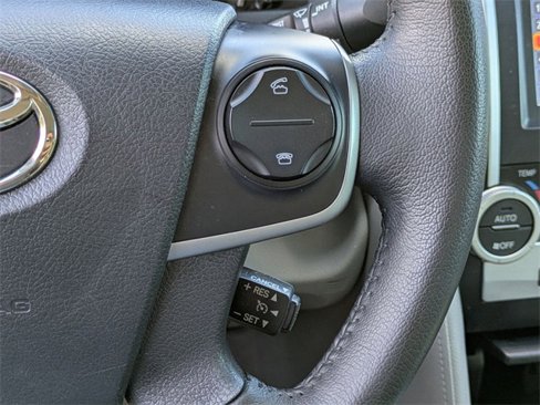 Used 2012 Toyota Camry XLE image 25