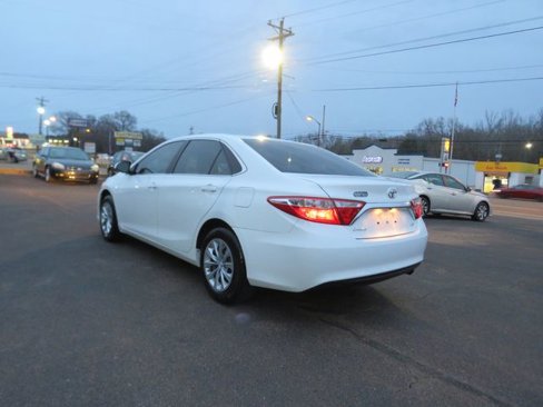 Used 2017 Toyota Camry LE image 7