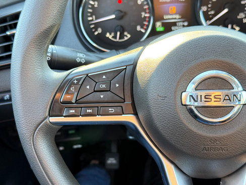 Used 2017 Nissan Rogue S image 60
