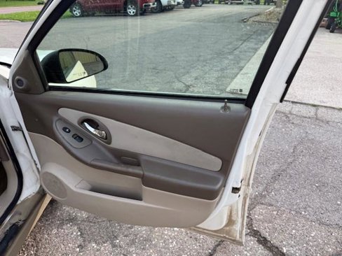 Used 2005 Chevrolet Malibu LS w/ Preferred Equipment Group image 18