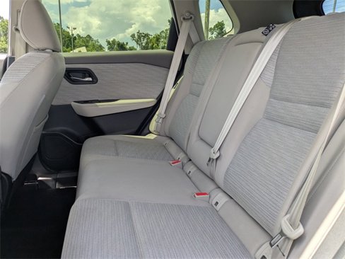 Used 2023 Nissan Rogue SV image 14