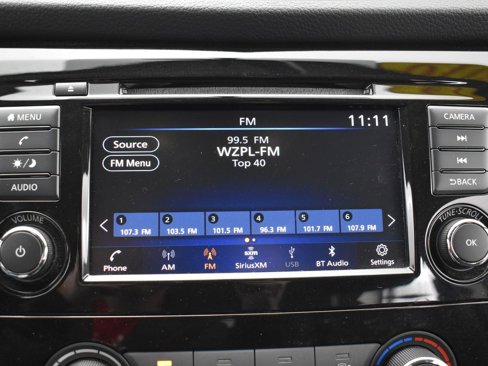 Used 2019 Nissan Rogue Sport S image 18