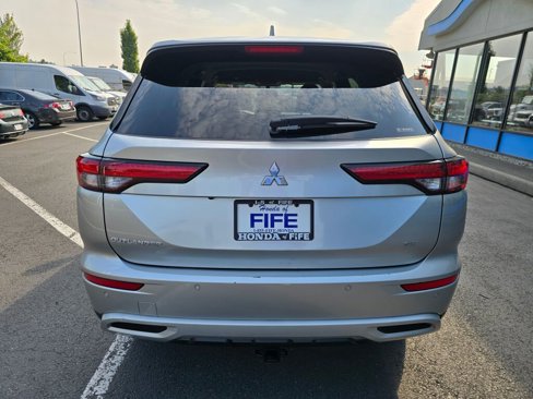 Used 2022 Mitsubishi Outlander SE image 4