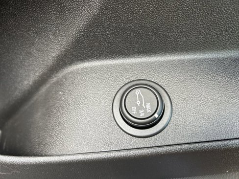 Used 2018 Chevrolet Equinox LT image 24