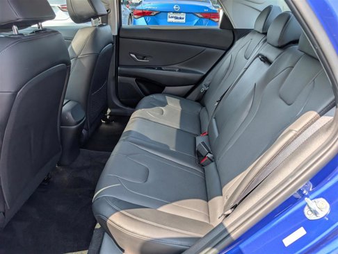 Used 2023 Hyundai Elantra Limited w/ Cargo Package image 15