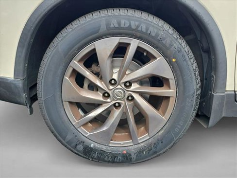 Used 2016 Nissan Rogue SL w/ SL Premium Package image 26