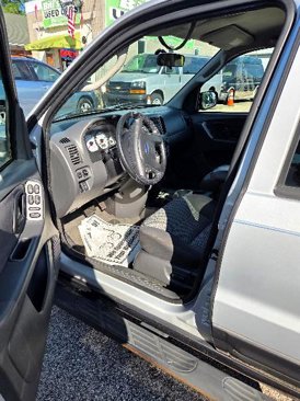 Used 2004 Ford Escape XLT image 8