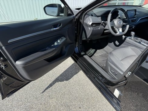 Used 2022 Nissan Altima 2.5 SV image 15