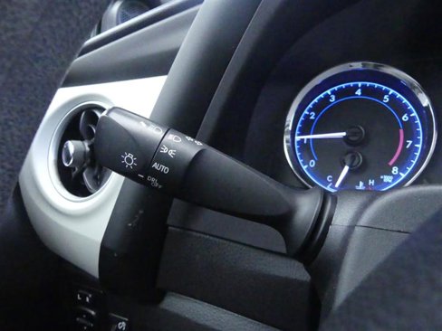 Used 2018 Toyota Corolla LE image 17