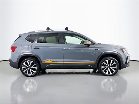 Used 2022 Volkswagen Taos SE image 8