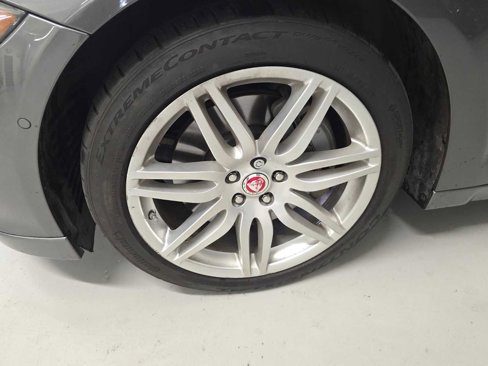 Used 2019 Jaguar XJ R-Sport image 9