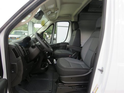 Used 2025 RAM ProMaster 2500 w/ Convenience Group image 4