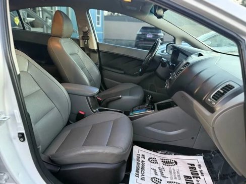 Used 2017 Kia Forte EX w/ EX Premium Plus Package image 10