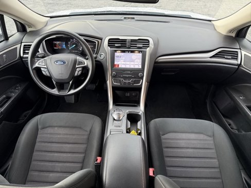 Used 2019 Ford Fusion SE image 18