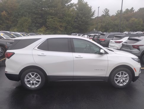 Used 2022 Chevrolet Equinox LT image 2